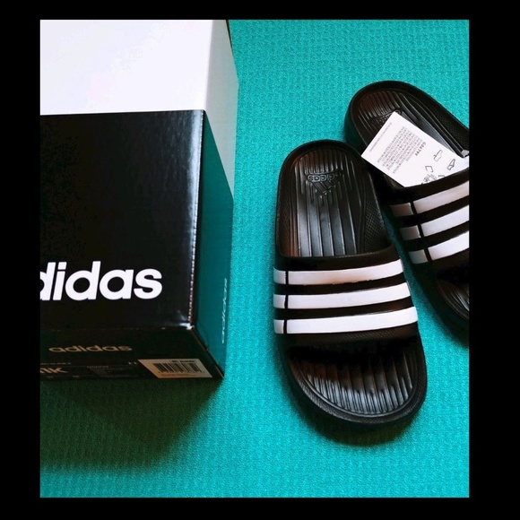 adidas slides box
